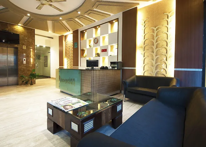 Golden Leaf Hotel New Delhi